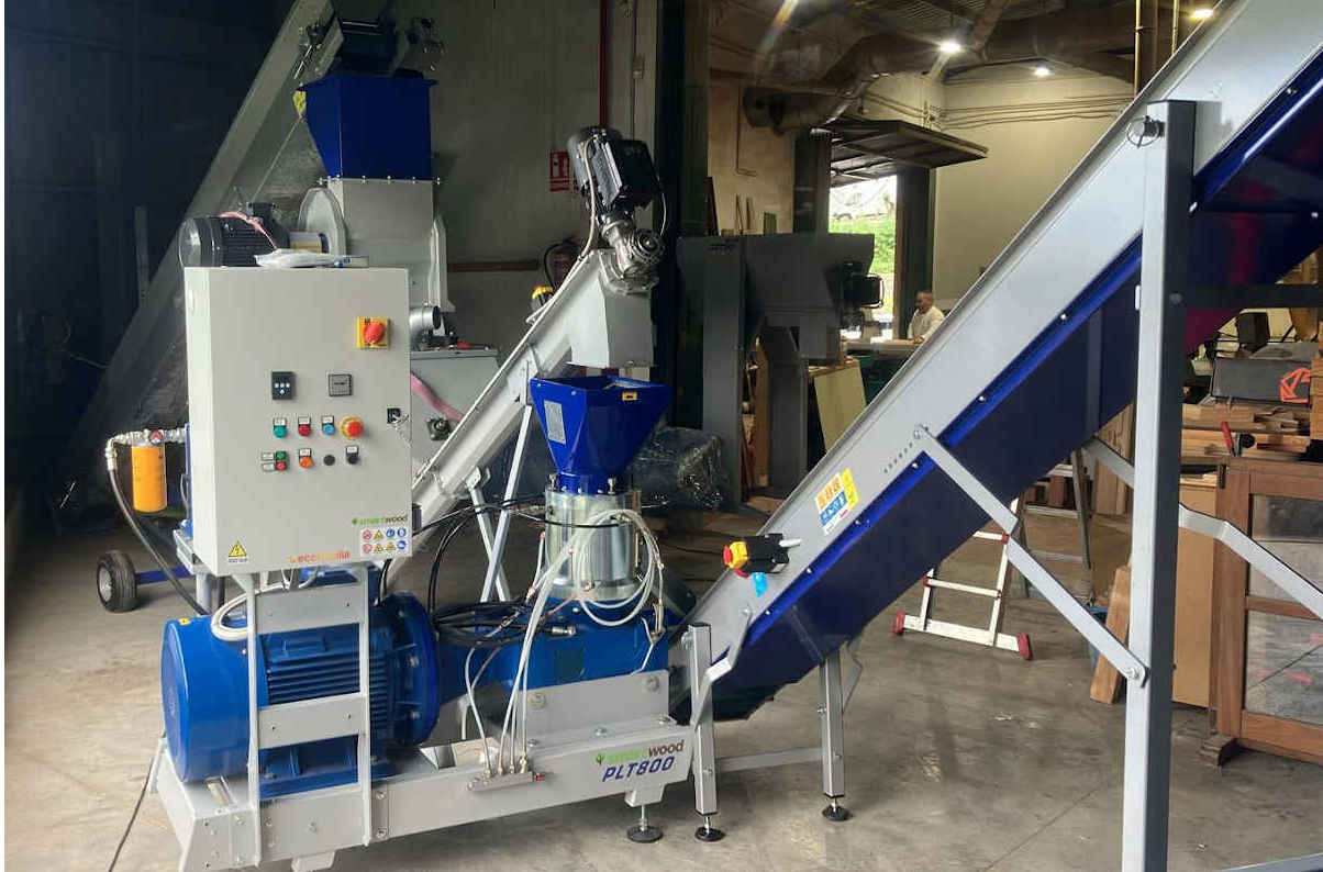 Montaje Planta de Peletizado, fabricación pelet en carpintería de Málaga