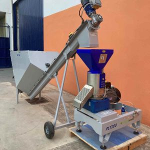 Conjunto peletizadora industrial PLT200B y cargador de biomasa CRT100 reacondicionados por Ecofricalia para producción de pellets